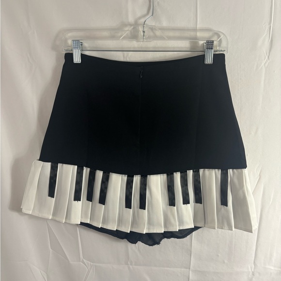 NWOT Piano Key Skort Women’s Size M - Picture 2 of 9